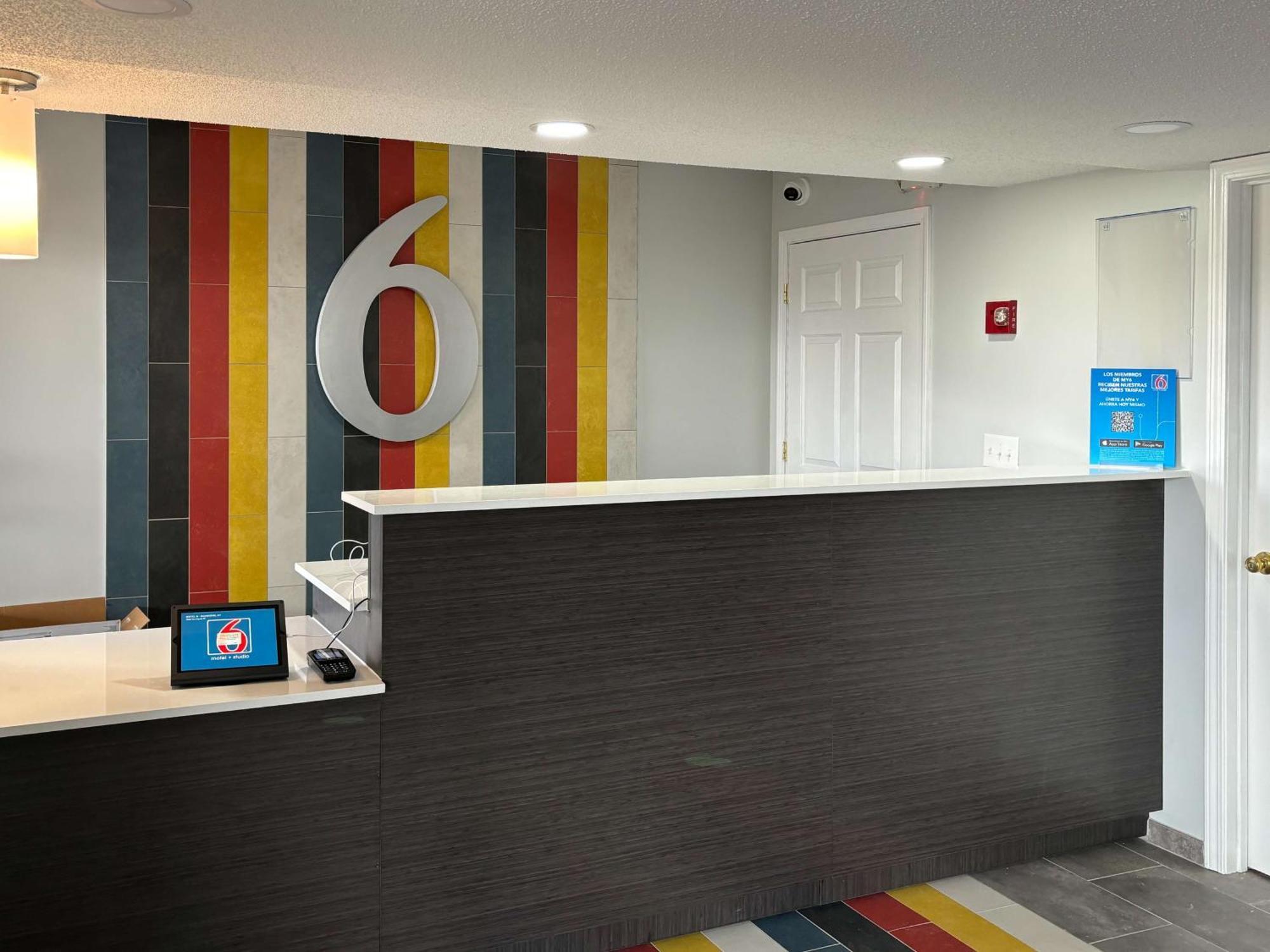 Motel 6 Richmond, Ky Eku Campus Area Eksteriør bilde