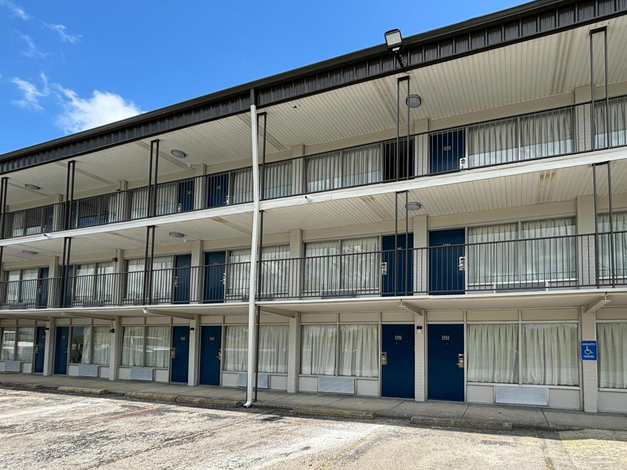 Motel 6 Richmond, Ky Eku Campus Area Eksteriør bilde