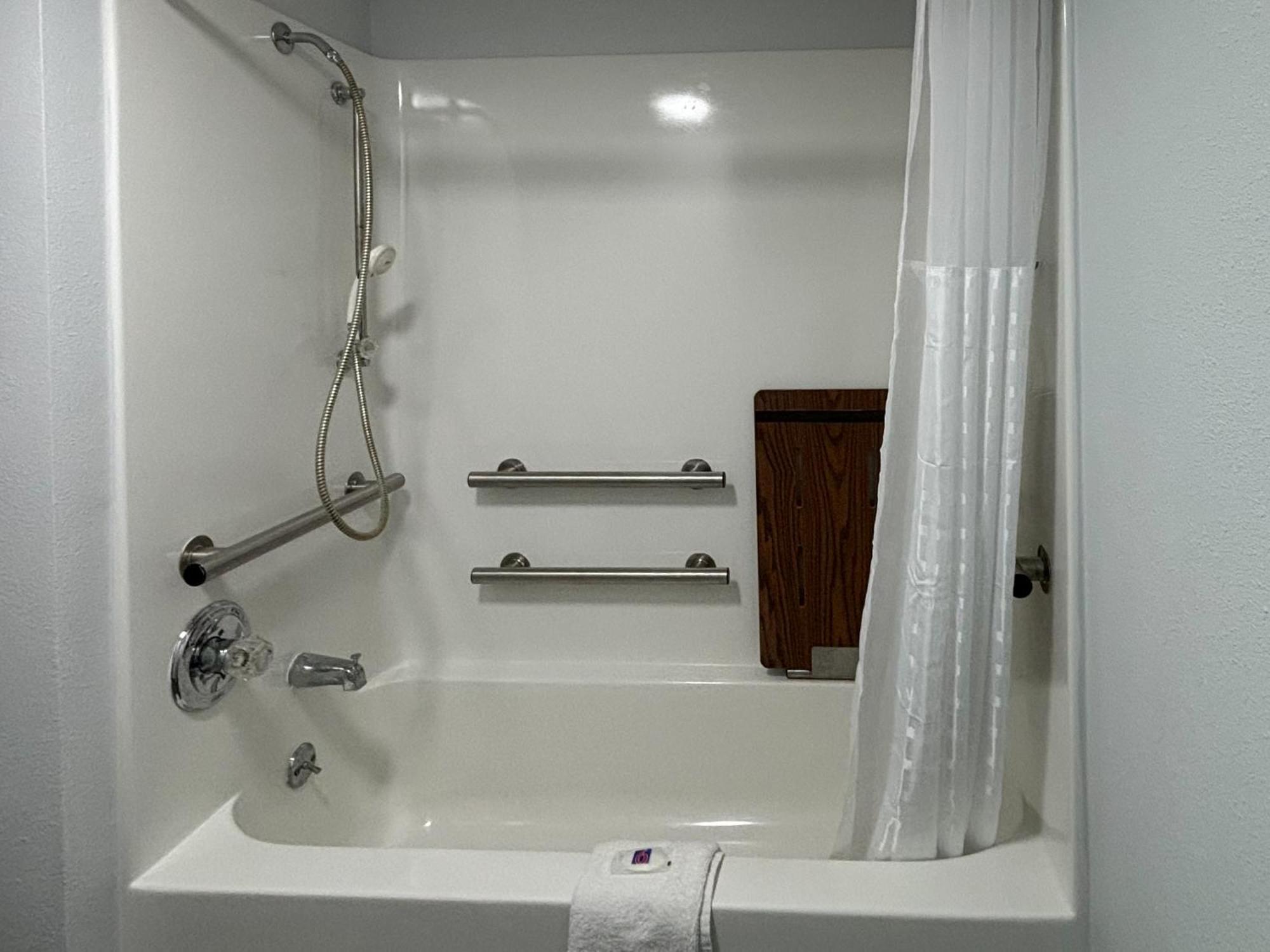 Motel 6 Richmond, Ky Eku Campus Area Eksteriør bilde